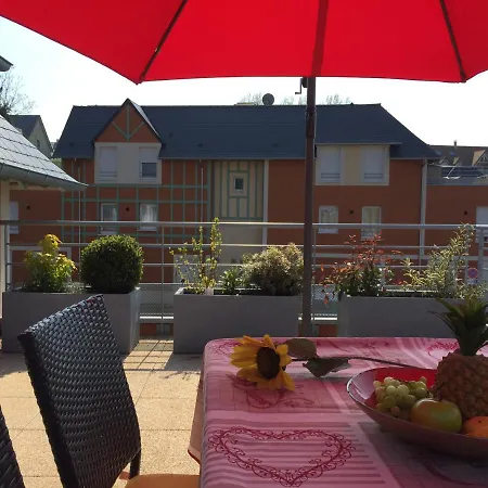Le Clos Normandy * Touques