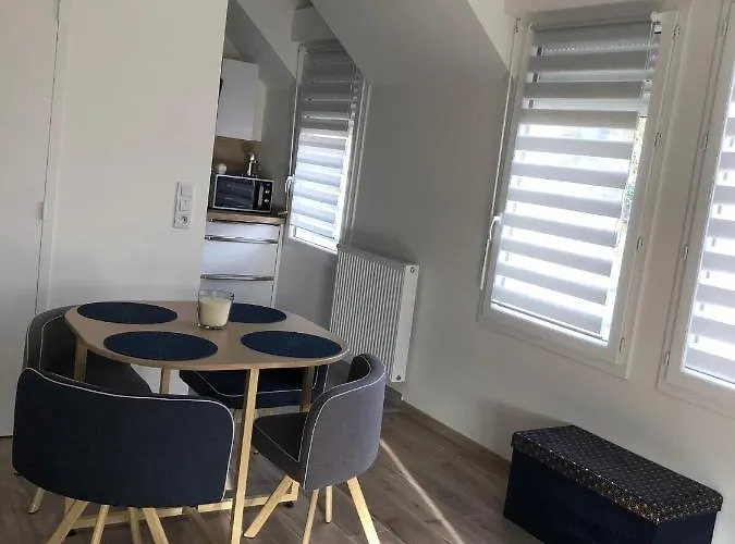 Le Clos Normandy アパート