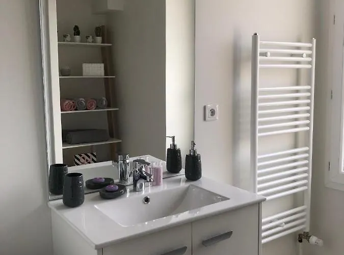 Le Clos Normandy アパート トゥック